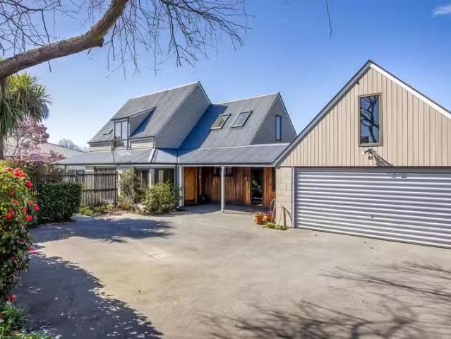 House for sale in Chaslands, Canterbury
