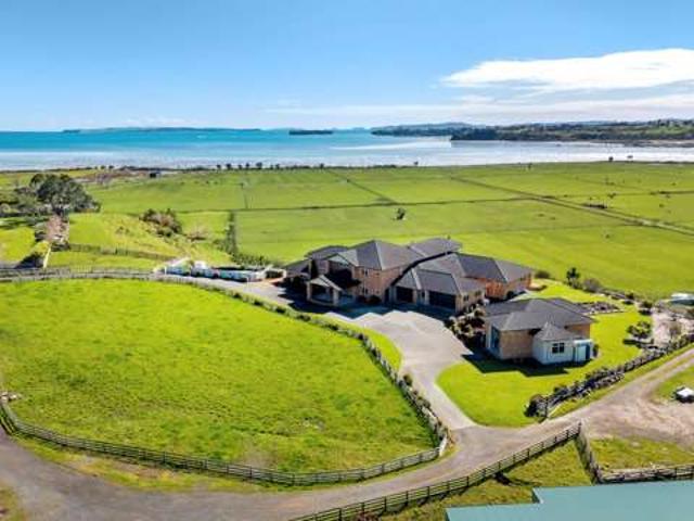 Property for sale in Awhitu