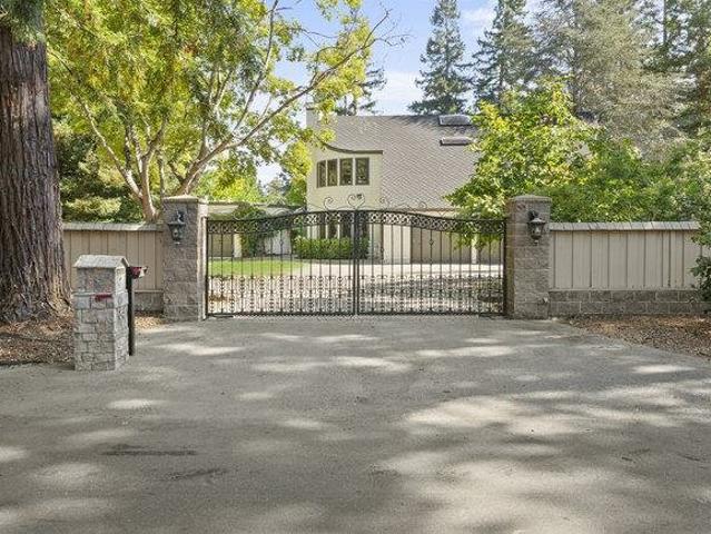 House for sale in Atherton