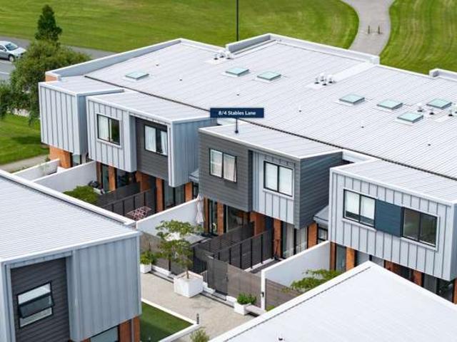 Townhouse for sale in Whangaparaoa
