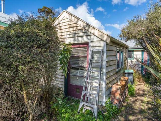 House for sale in Chaslands, Canterbury