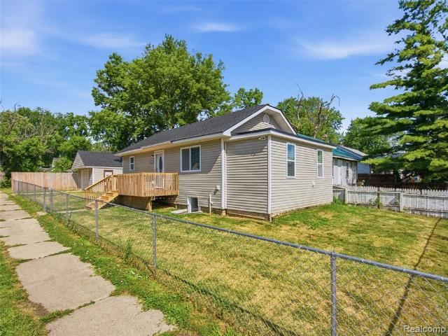 House for sale in Waterford, Michigan
