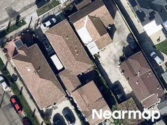 House for sale in Oakland