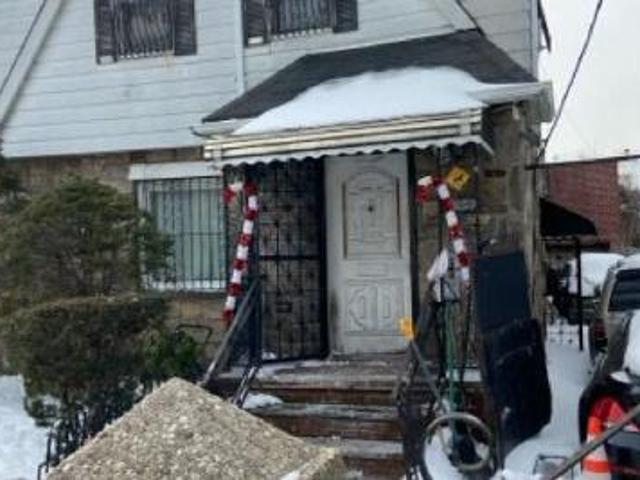 House for sale in Queens, Arverne