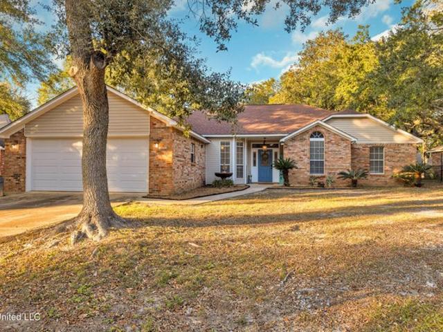 House for sale in Ocean Springs, Mississippi
