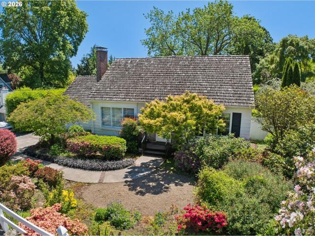 House for sale in West Slope, Oregonia