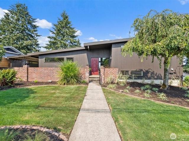House for sale in University Place, Washington