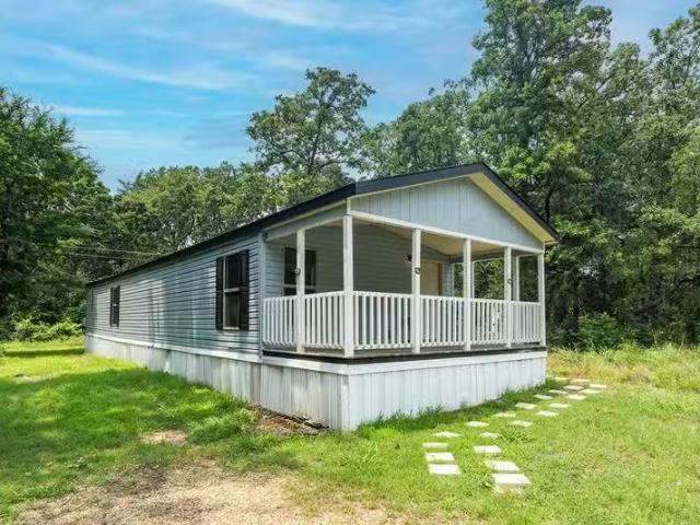 House for sale in Mabank
