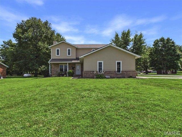 House for sale in Troy, Illinois