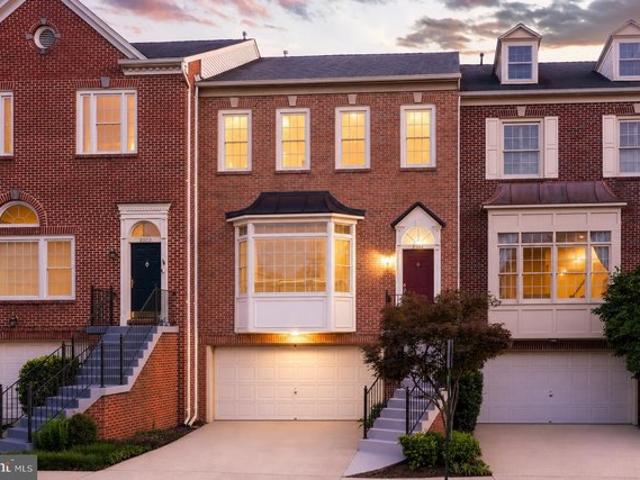 Townhouse for sale in Virginia