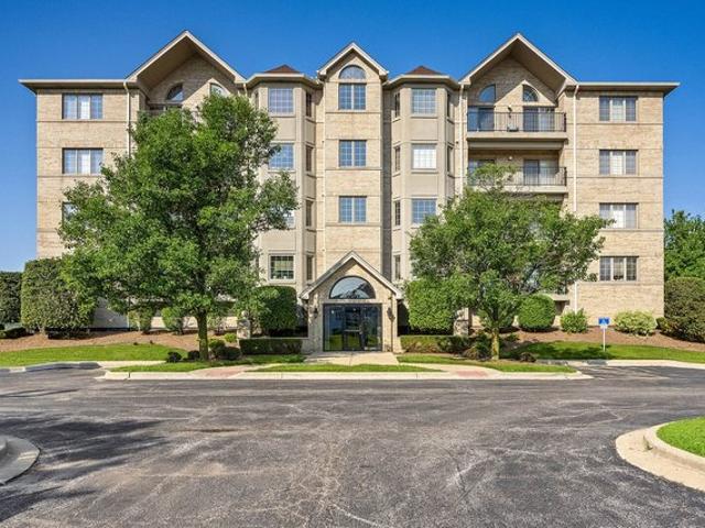 Condo for sale in Woodridge, Illinois