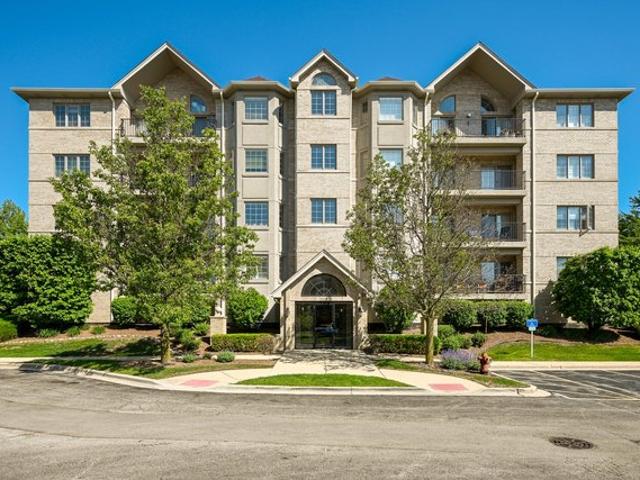 Condo for sale in Woodridge, Illinois