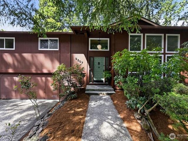 House for sale in University Place, Washington