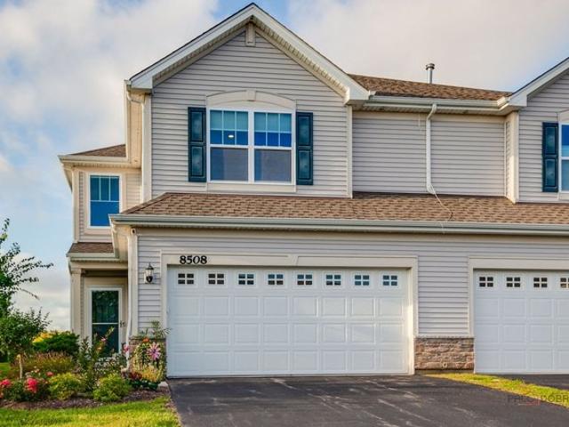 Townhouse for sale in Mchenry, Illinois