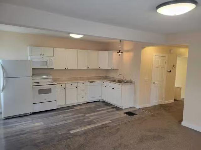Condo for rent in Monroeville
