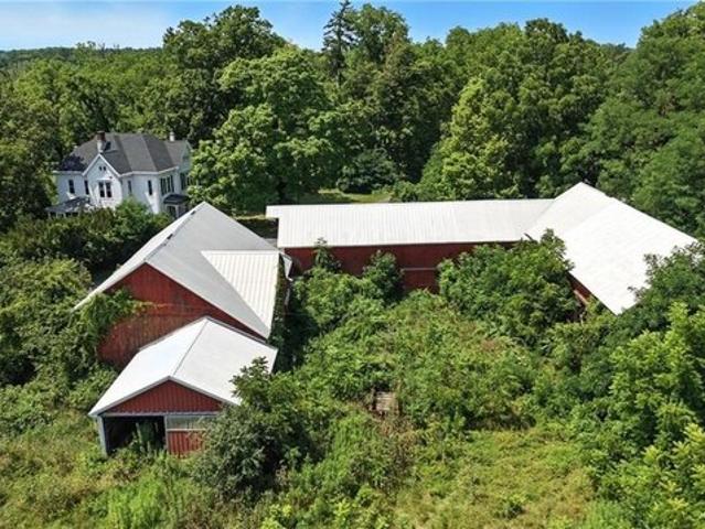 House for sale in Farmington, New York