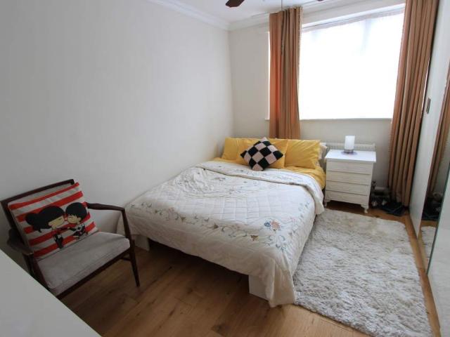 Room for rent in Brunswick Park, Greater London