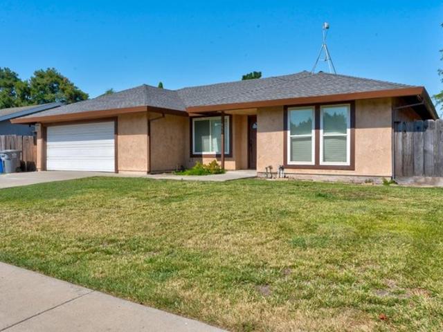House for sale in Dos Palos, California