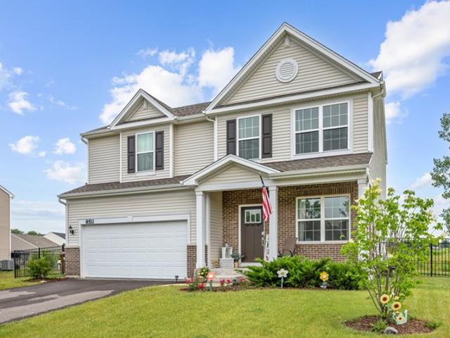 House for sale in Wonder Lake, McHenry County