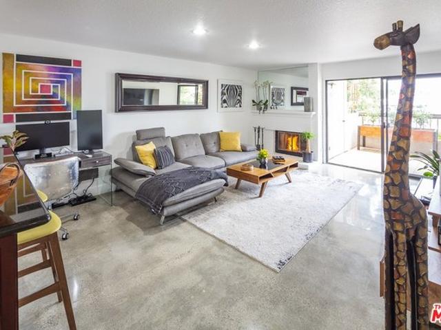 Condo for sale in Canoga Park, California