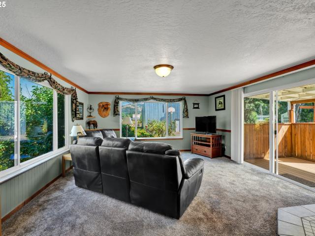 House for sale in Creswell