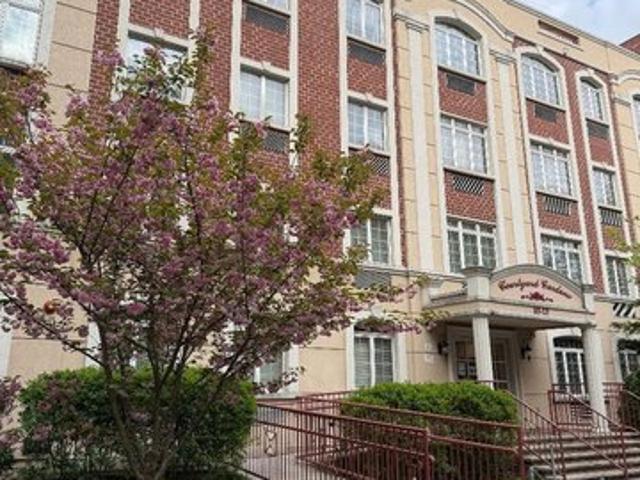 Condo for sale in Queens, Arverne