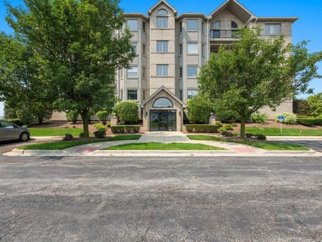 Condo for sale in Woodridge, Illinois