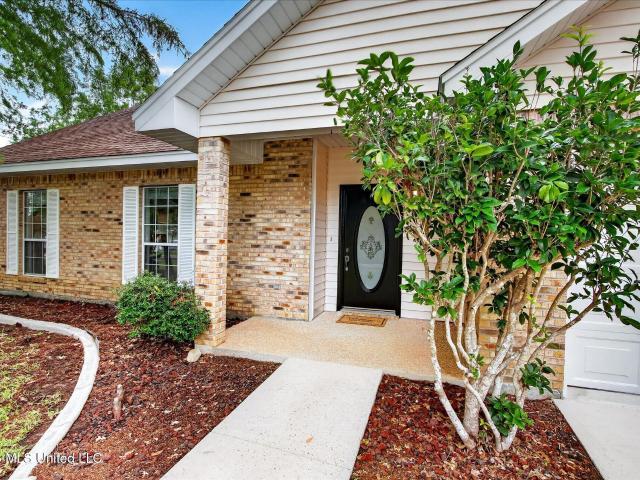 House for sale in Diamondhead, Mississippi