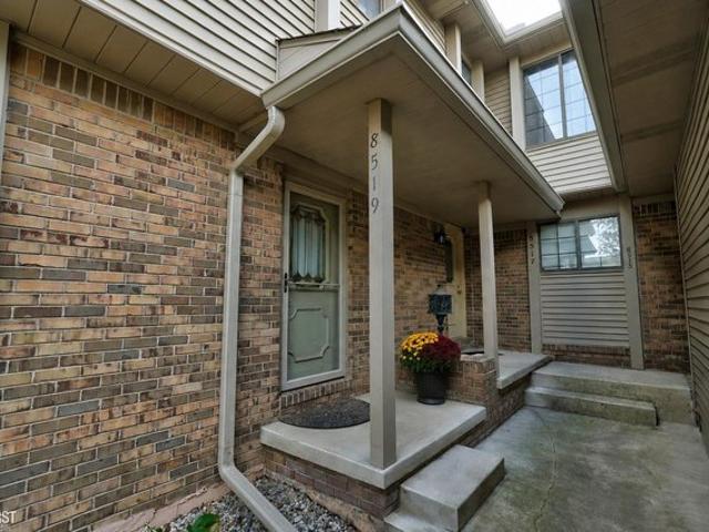 Townhouse for sale in Grand Blanc, Michigan