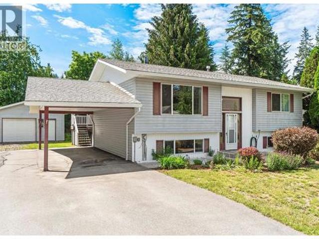 House for sale in Salmon Arm, British Columbia
