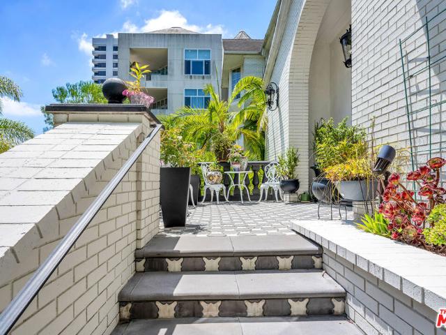House for sale in Canoga Park, California