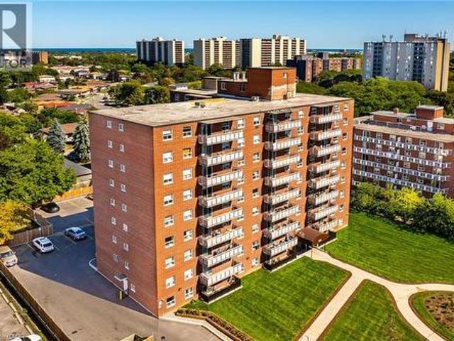 Condo for sale in Ancaster, Ontario