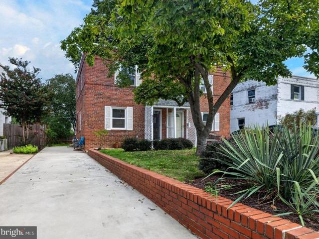 Townhouse for sale in Arlington, Northampton County