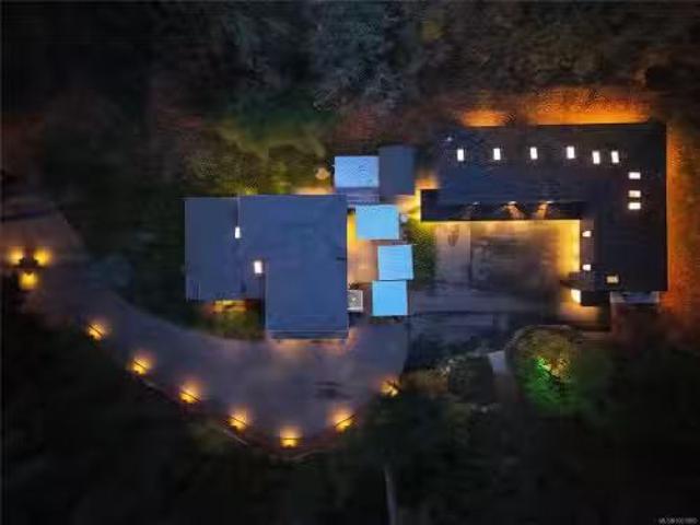 House for sale in Saanich, British Columbia