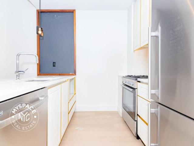 Room for rent in Arverne, New York