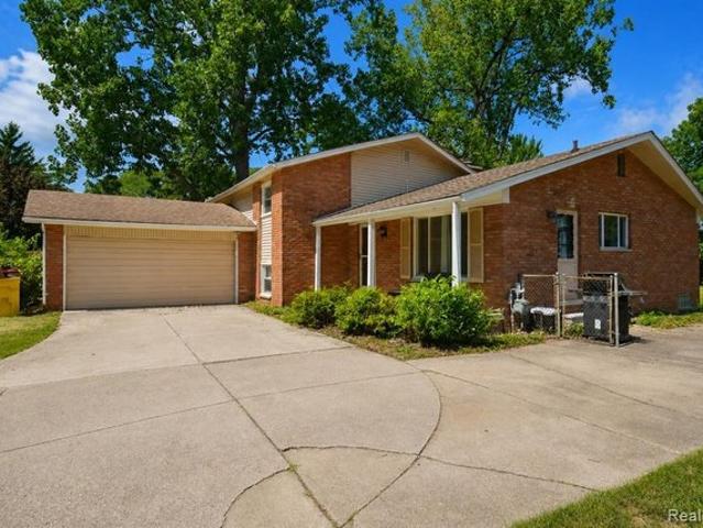 House for sale in Grosse Ile, Michigan