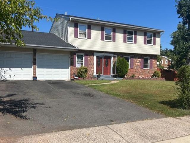 House for sale in Point of Woods, Manassas