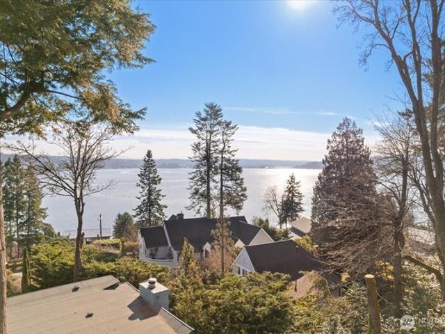 House for sale in Mercer Island, Washington