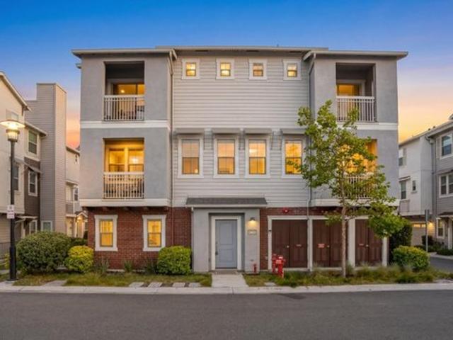Condo for sale in Newark, California