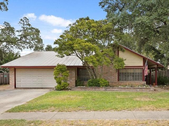 House for sale in Universal City, Texas