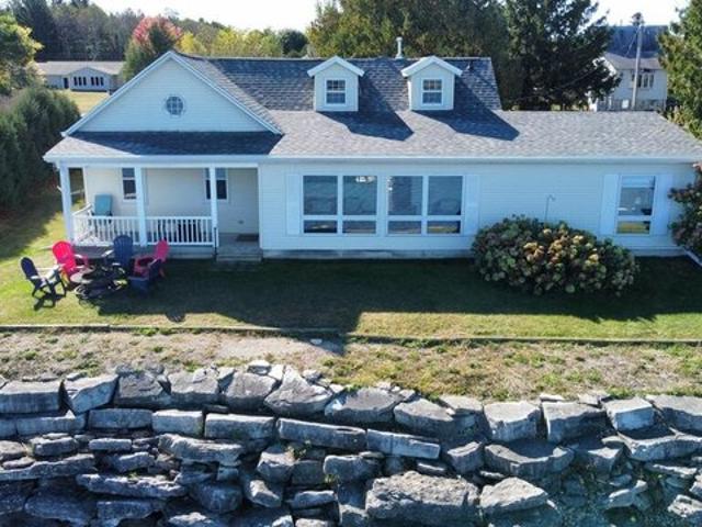 House for sale in Sturgeon Bay, Wisconsin