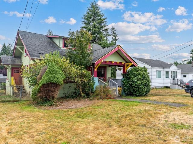 House for sale in Raymond, Washington
