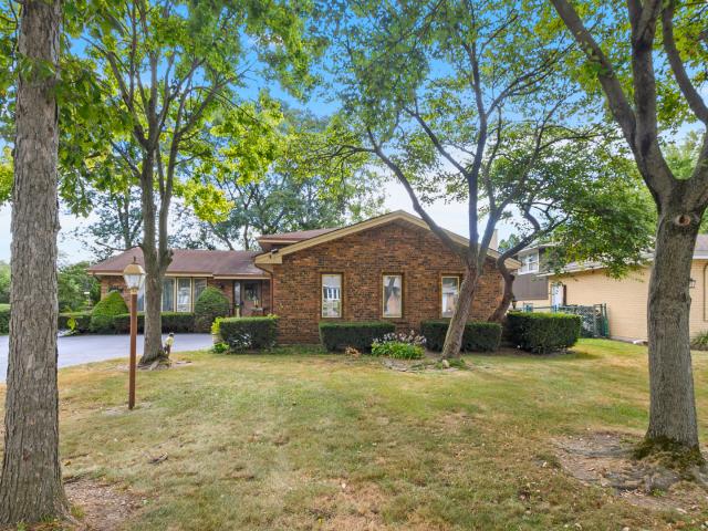 House for sale in Willow Springs, Illinois