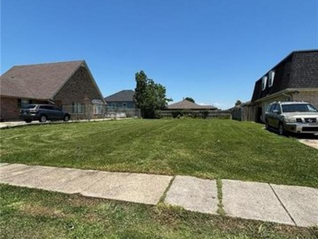 Land for sale in Chalmette, Louisiana