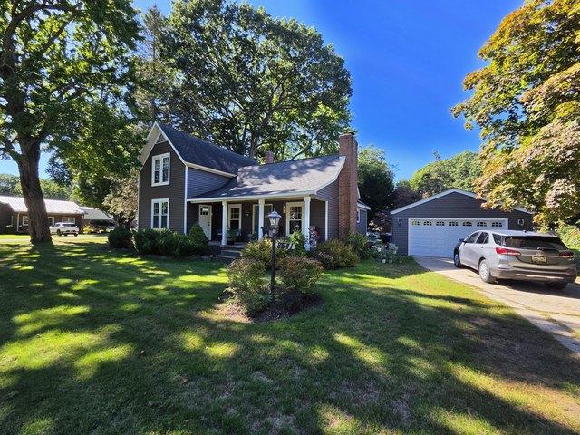 House for sale in Maple Grove, Montague