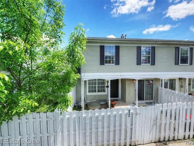 Townhouse for sale in Ypsilanti, Michigan
