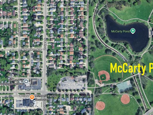 House for sale in Brosen Manor, West Allis
