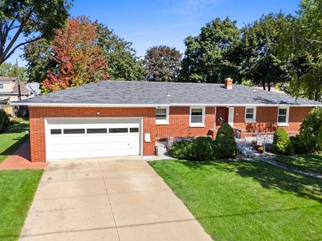 House for sale in Neenah, Winnebago County