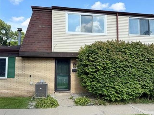 Townhouse for sale in New Hudson, Michigan