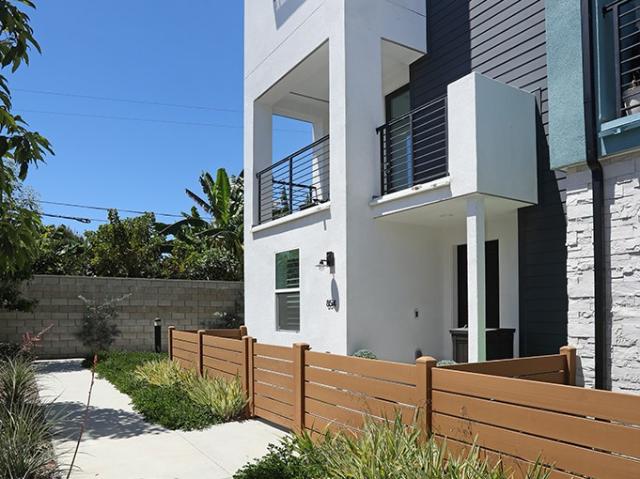 Townhouse for sale in Santa Ana, California